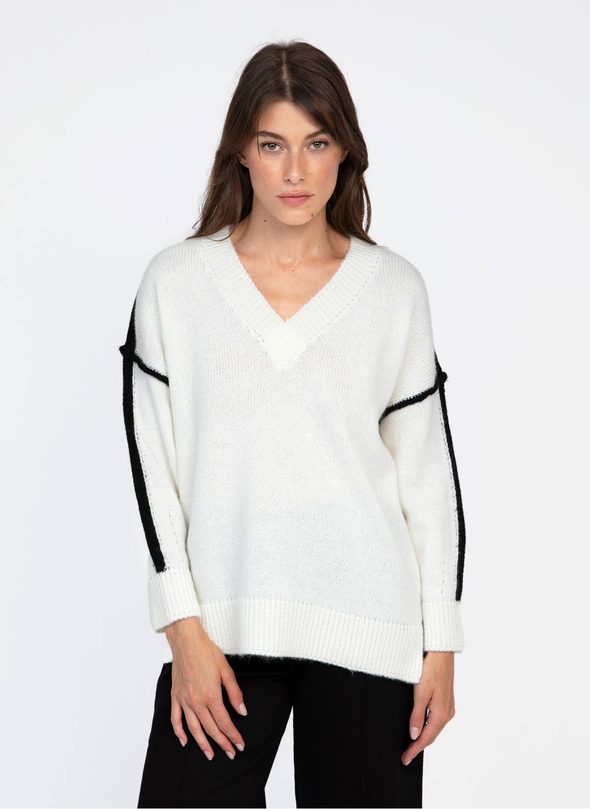 LEJUPITER ecru bicolour V-neck sweater